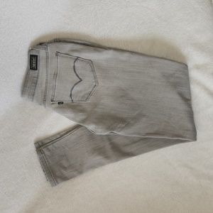 Levi's Gray Low Rise Skinny Jeans Size 28